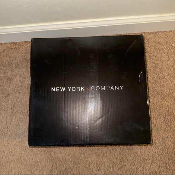 Red booties size 7 - Picture 4 of 6